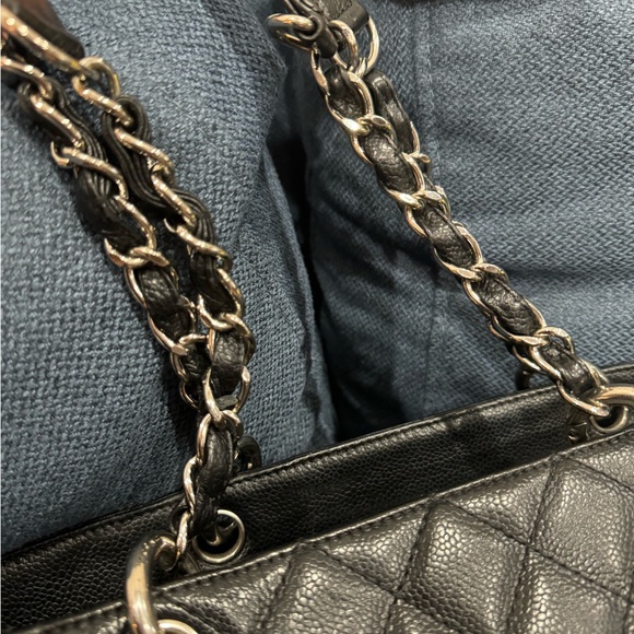 CHANEL GST Chain Tote Black Caviar - Picture 7 of 13